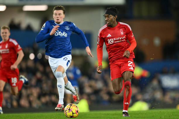 洛佩兹用自 洛佩兹用自