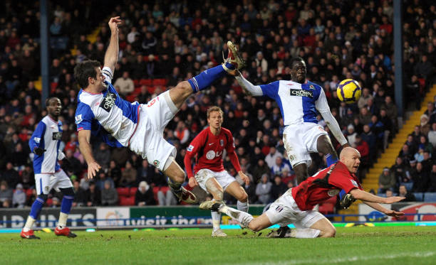 对他满怀期 对他满怀期